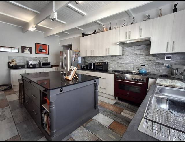 3 BEDROOM HOUSE FOR SALE IN BRITANNIA BAY